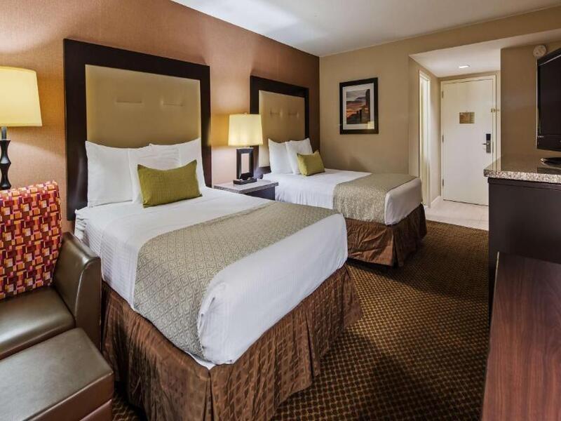 Best Western Louisville East Inn & Suites Buitenkant foto