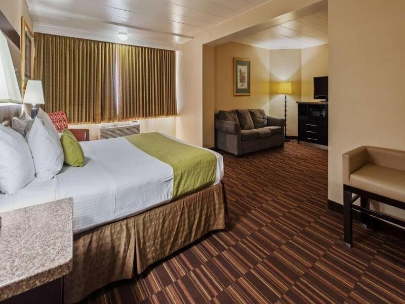 Best Western Louisville East Inn & Suites Buitenkant foto