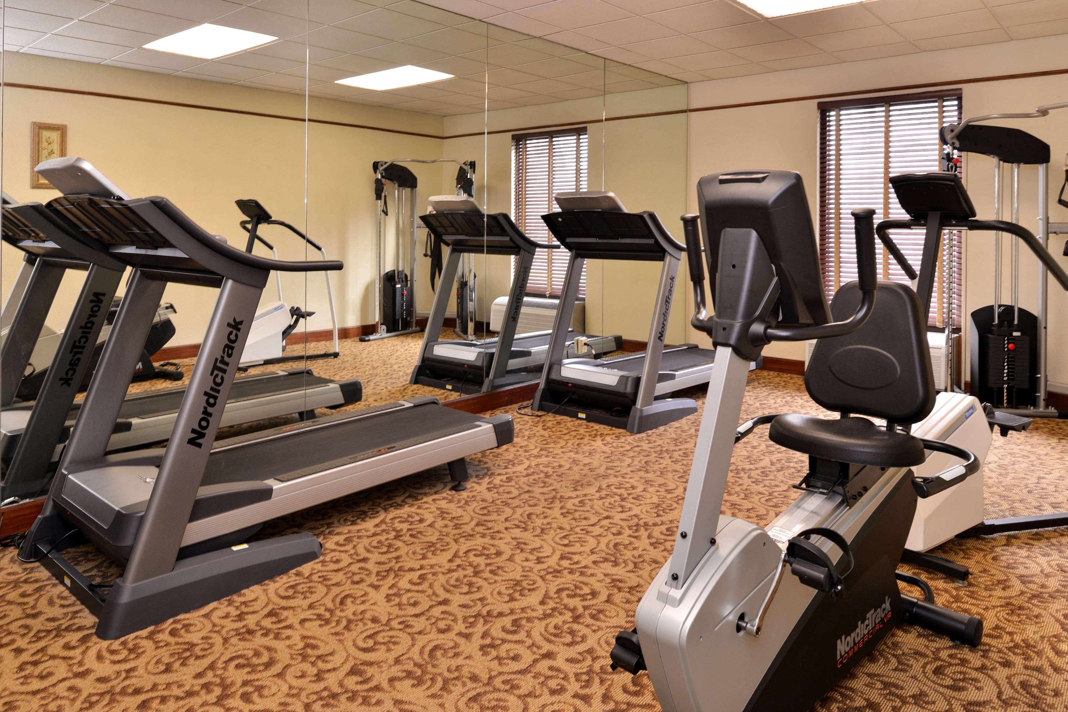 Best Western Louisville East Inn & Suites Buitenkant foto