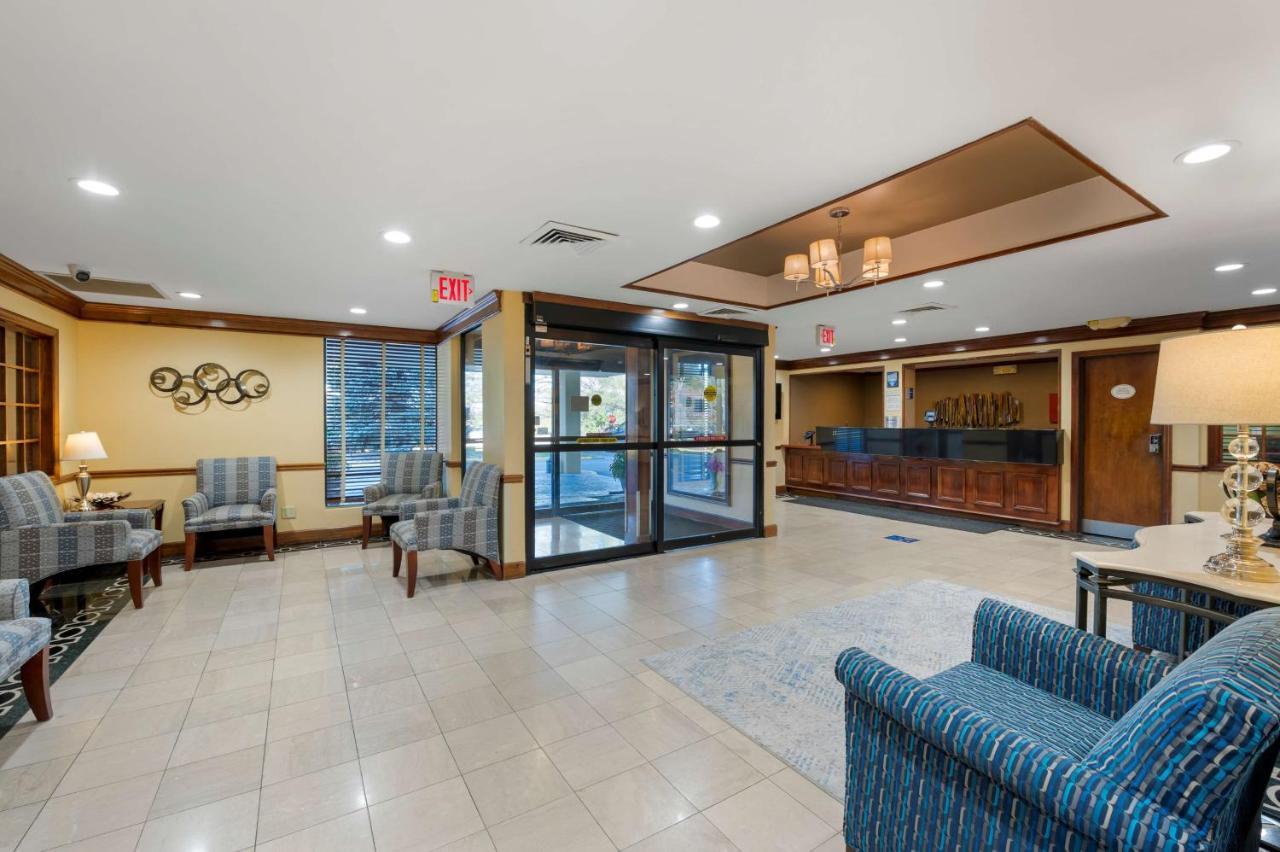 Best Western Louisville East Inn & Suites Buitenkant foto