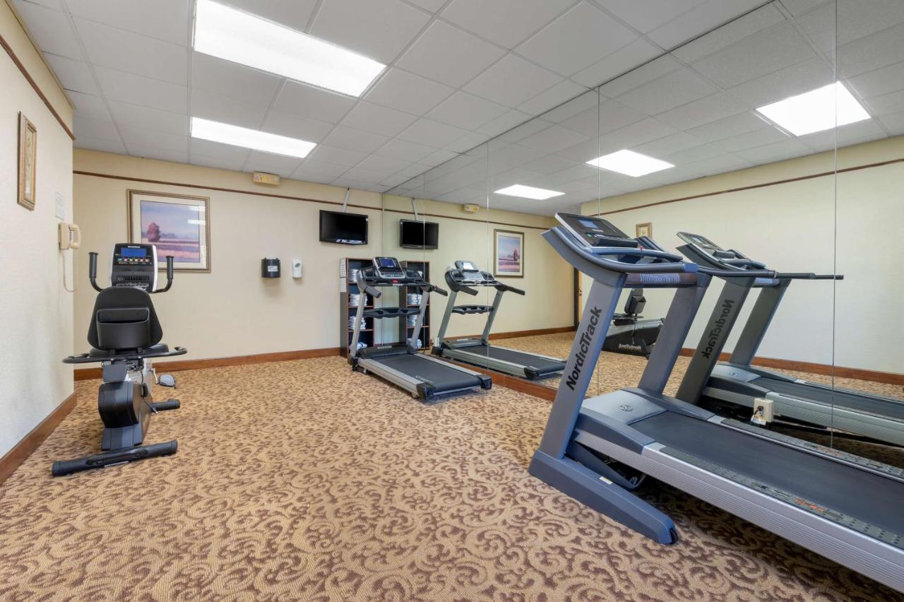 Best Western Louisville East Inn & Suites Buitenkant foto
