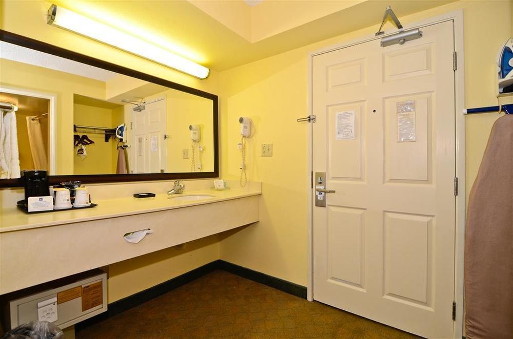 Best Western Louisville East Inn & Suites Kamer foto