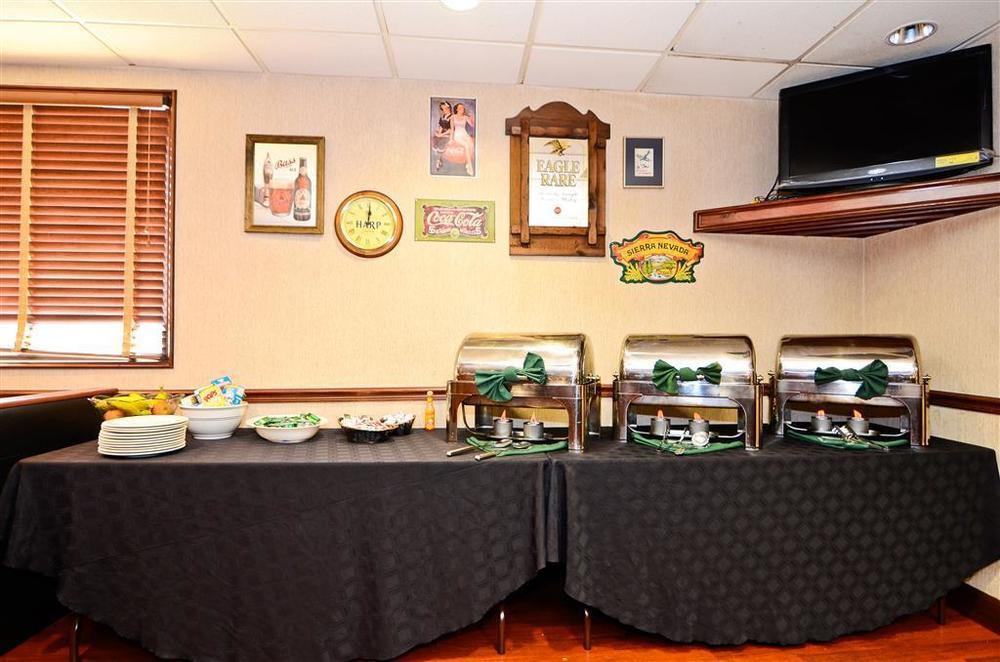 Best Western Louisville East Inn & Suites Restaurant foto