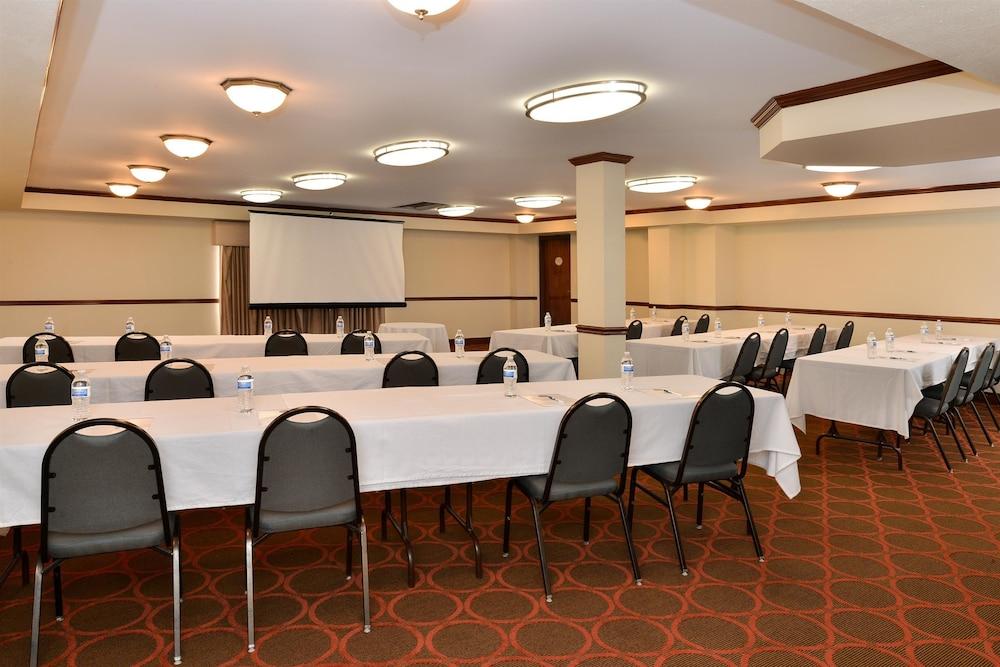 Best Western Louisville East Inn & Suites Buitenkant foto